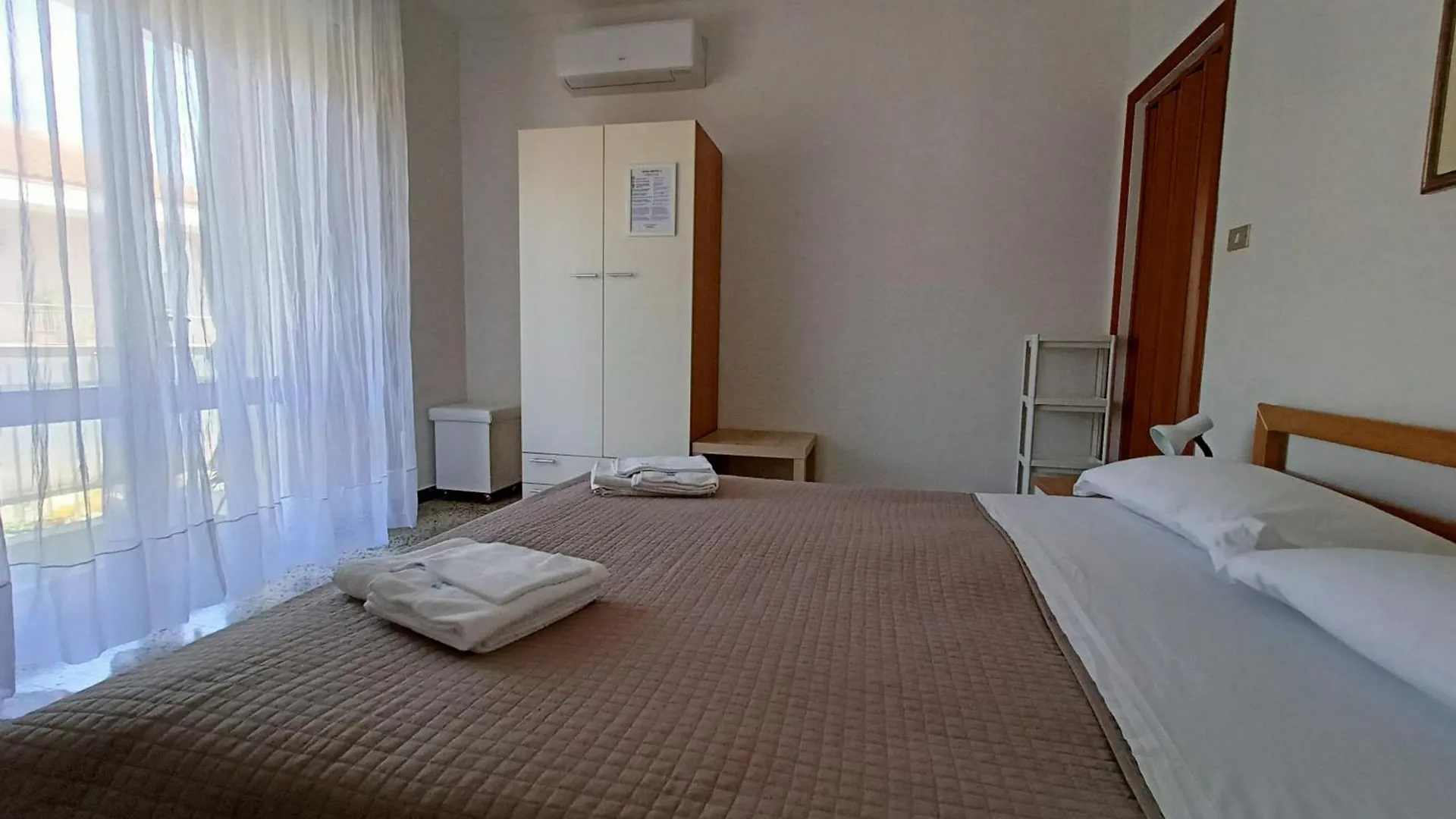 Beeliving Room&Breakfast (Adults Only) Riccione Panzió
