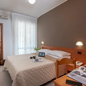hotel-pierre.emilia-romagnahotels.net/