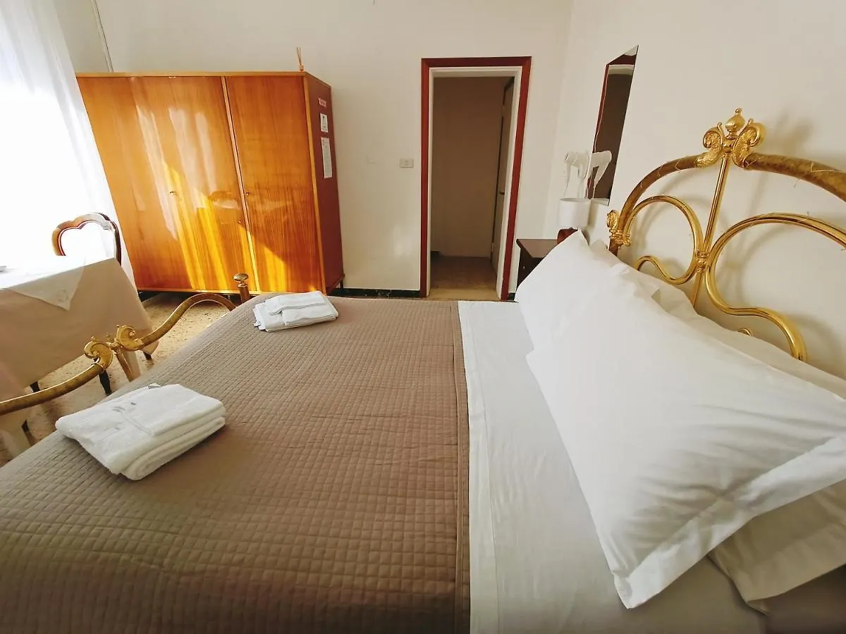 Beeliving Room&Breakfast (Adults Only) Riccione Bed & Breakfast