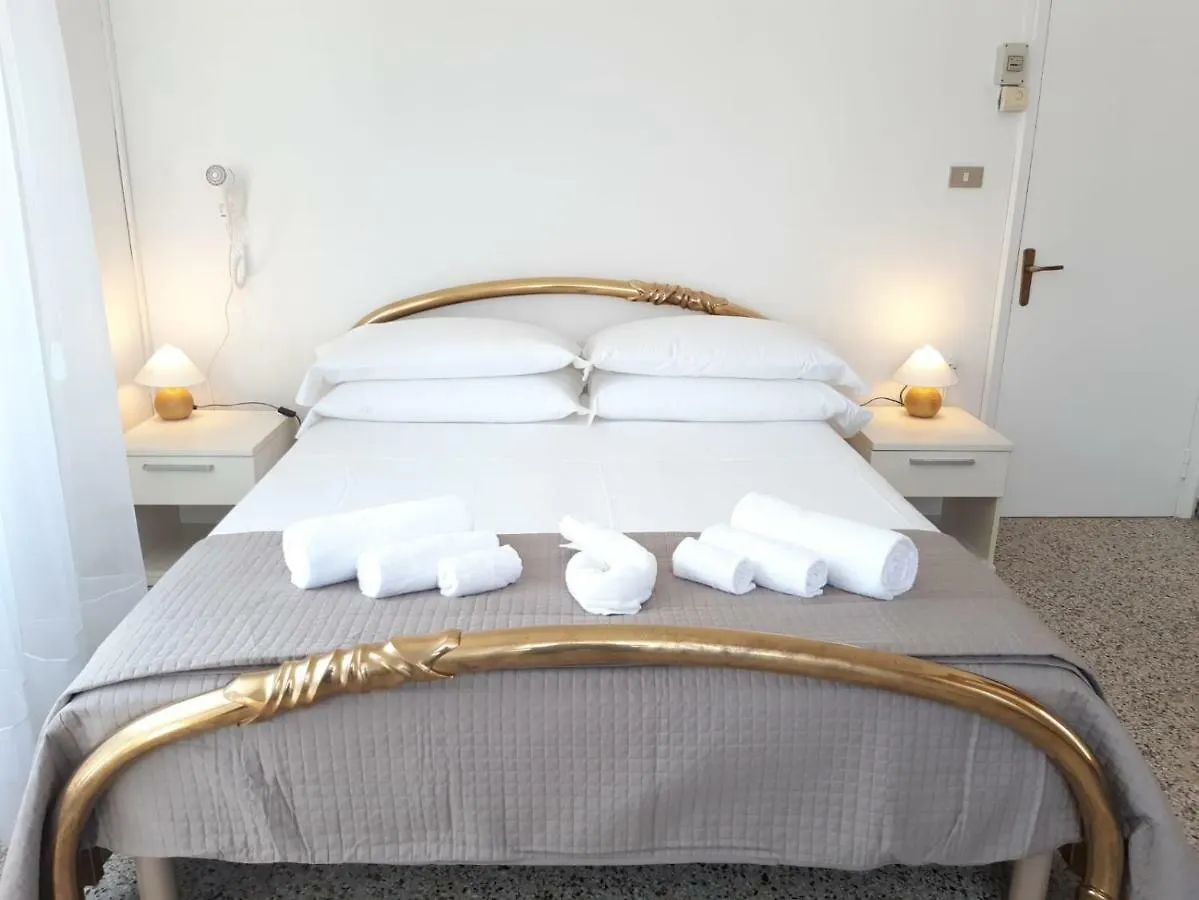 Beeliving Room&Breakfast (Adults Only) Riccione Bed & Breakfast